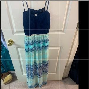 Long maxi dress with adjustable straps